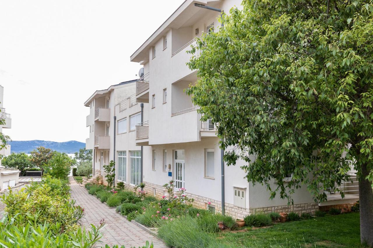 סבטי פטר Apartments Esperanca מראה חיצוני תמונה