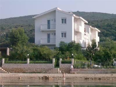 סבטי פטר Apartments Esperanca מראה חיצוני תמונה